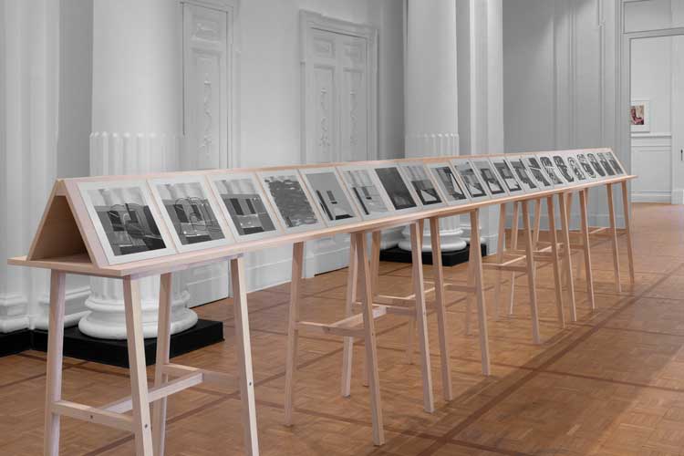 Amy Sillman: Temporary Object, installation view, Thomas Dane Gallery, Naples. © Amy Sillman. Courtesy the artist, Gladstone Gallery, New York and Thomas Dane Gallery. Photo: Roberto Salomone.