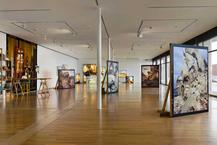 Zineb Sedira, Can’t You See the Sea Changing?, installation view, De La Warr Pavilion, 2022. Photo: Thierry Bal.