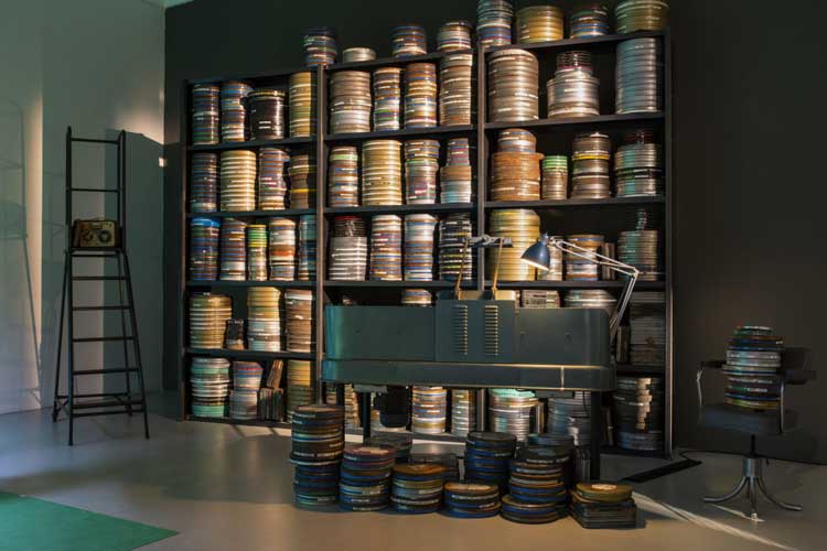 Zineb Sedira, Les ràves n'ont pas de titre (Dreams Have No Titles), France Pavilion, Venice Biennale, 2022. Photo: Thierry Bal.