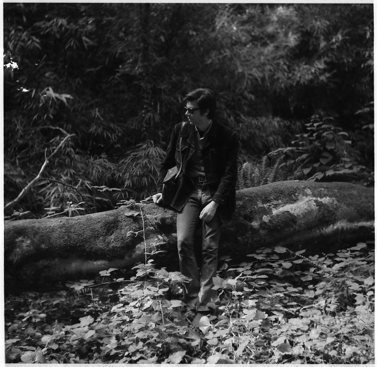 Robert Smithson in the UK working on a Mirror Displacement in 1969,
photographed by Nancy Holt. © Holt/Smithson Foundation, licensed by VAGA at ARS, New York.