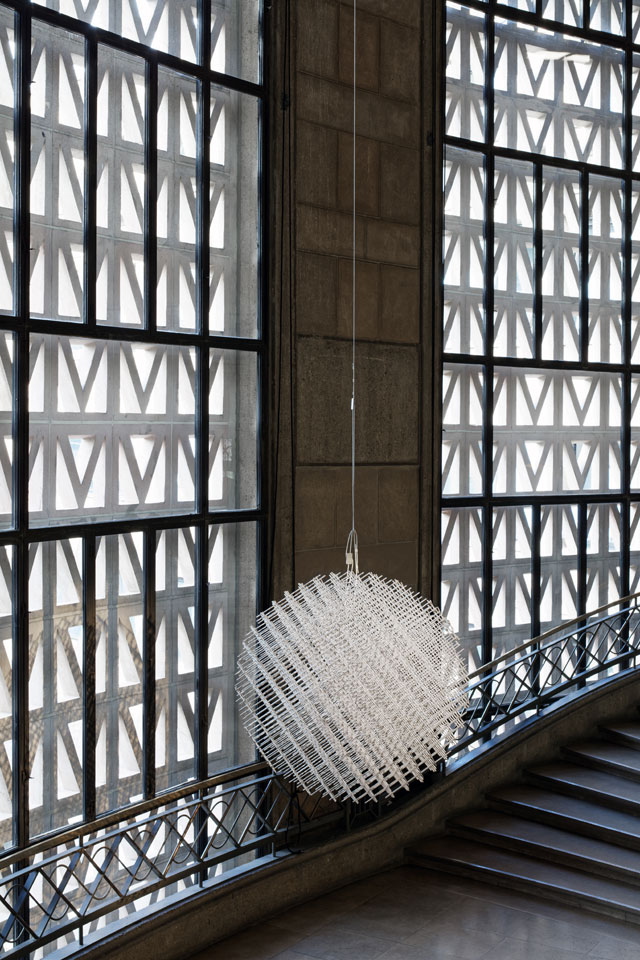 François Morellet’s Sphère-Trame (Sphere-Weft), 1962, installation view, Suspension: A History of Abstract Hanging Sculpture, 1918-2018, Palais d’Iéna. Courtesy of Olivier Malingue Ltd. Photo: Benoît Fougeirol.