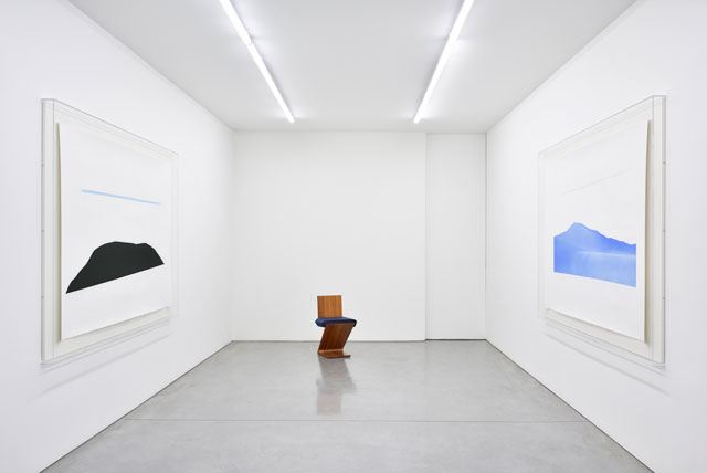Installation view, Ettore Spalletti, Ce qu’il y a de plus profond dans l’homme c’est la peau, Galerie Marian Goodman Paris, 2018. Photograph: Rebecca Fanuele. Courtesy of the artist and Galerie Marian Goodman Paris.