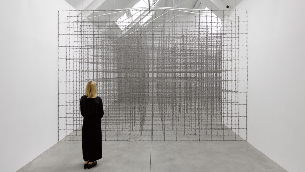 Santiago Sierra. Impenetrable Structure, 2017. Installation view, Lisson Gallery London, July 2017. Photograph: Jack Hems. © Santiago Sierra; Courtesy Lisson Gallery.