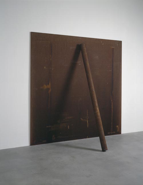 Richard Serra. Plate, Pole, Prop, 1969-1983. Steel, 240 x 240 x 20.3 cm. Courtesy of Gagosian Gallery © Richard Serra