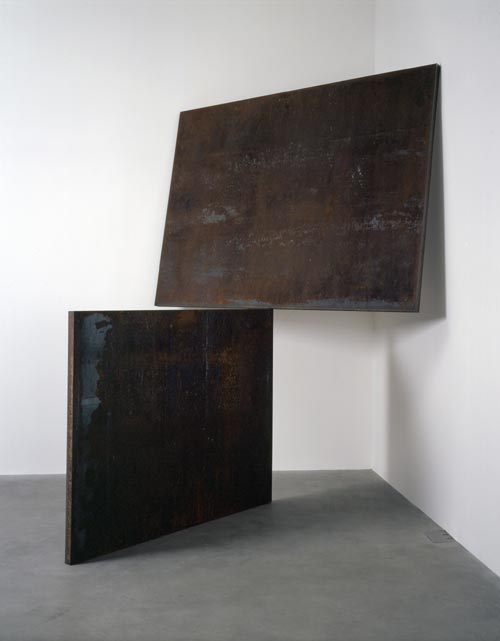 Richard Serra. Do It, 1983. Steel, 332.7 x 259 x 358.1 cm. Private Collection © Richard Serra