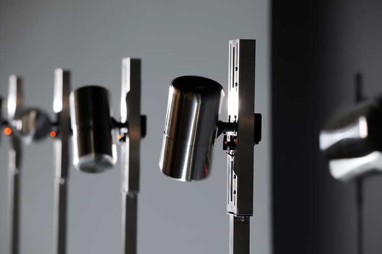 Takahiro Yagi and Rhizomatiks (Motoi Ishibashi, Tomoaki Yanagisawa) and Shinichi Mita. Newtonʼs Lid, 2023. Metal (tin, brass, stainless steel). Photo: Koroda Takeru.
