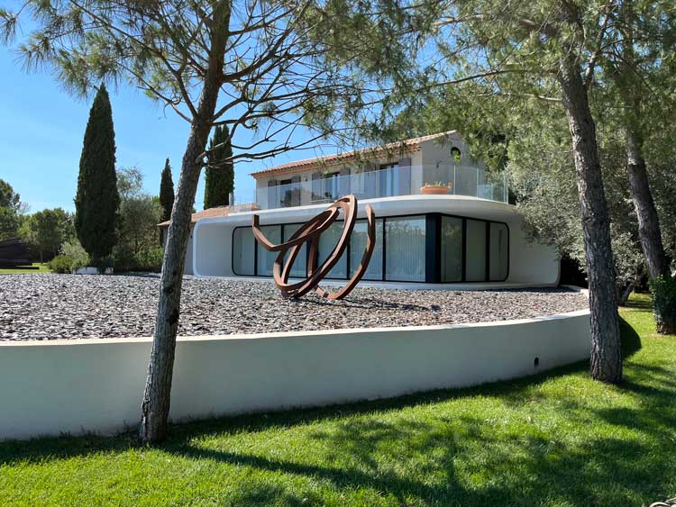 Bernar Venet sculpture outside a recently expanded living space at Le Muy. Photo: Veronica Simpson.