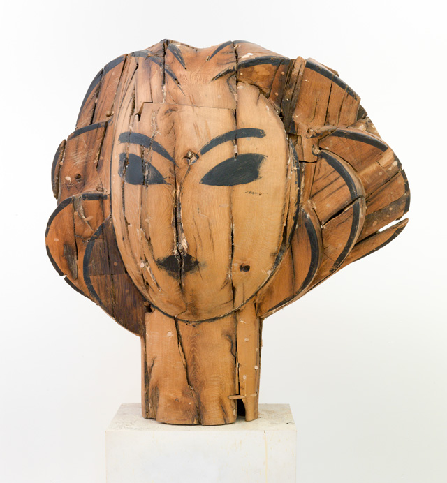 Manolo Valdés. Head, 2016. Wood, 37 x 41 x 70 in. Copyright Manolo Valdés, courtesy Marlborough Fine Art, London.