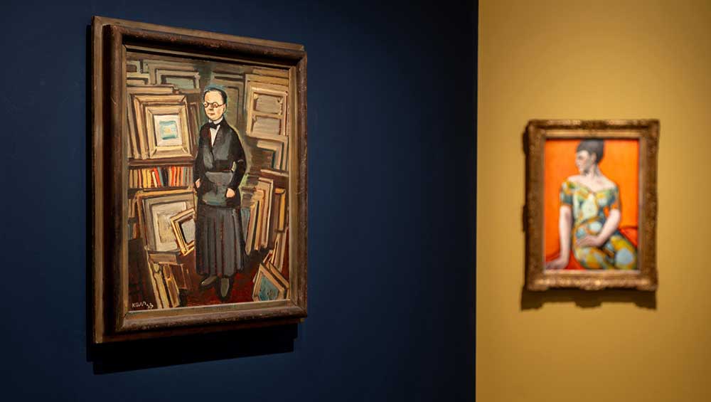 Left: George Kars, Portrait of Berthe Weill, 1933, installation view, Berthe Weill: Art Dealer of the Parisian Avant-garde, Musée de l’Orangerie, Paris, 8 October 2025 – 26 January 2026.