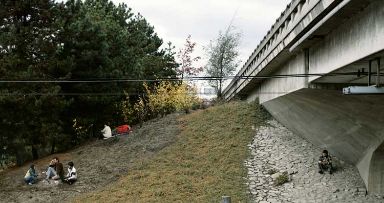 Jeff Wall, The Storyteller, 1986. Transparency in lightbox
, 229 x 437 cm (90 3/16 x 172 1/16 in). © Jeff Wall. Courtesy White Cube.