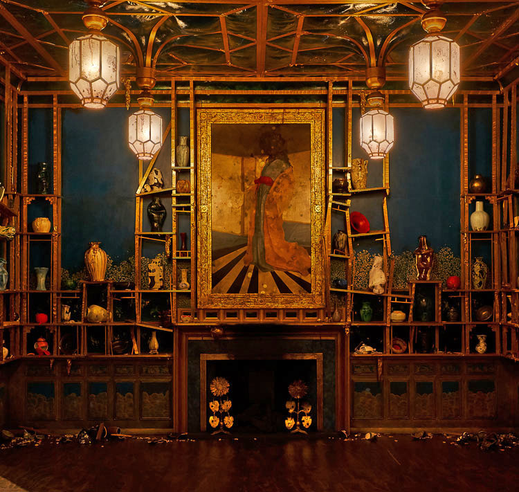 Darren Waterston. Filthy Lucre: Whistler’s Peacock Room Reimagined, Victoria & Albert Museum, London, 25 January – 3 May 2020. Photo: Luke Walker.