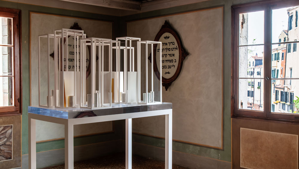 Edmund de Waal, the library of exile, 2019. Ateneo Veneto. Part of Psalm, an exhibition in two parts at the Jewish Museum and Ateneo Veneto, Venice. © Edmund de Waal. Courtesy of the artist. Photo: Fulvio Orsenigo.
