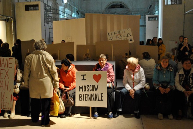 Anna Jermolaewa. Political Extras, 2015. Single-channel video, 23 mins. © the artist, courtesy Edel Assanti.