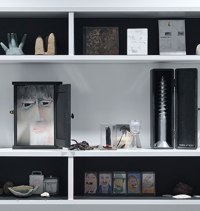 Installation view, showing a collection of items from Nick Wadley’s mantlepiece (detail), from Nick Wadley in Gdansk, CCA Laznia, Gdansk, Poland. Photo: Paweł Jozwiak.