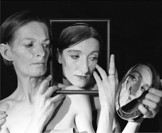 Sarah Pucill. Stages of Mourning IX, 2000. Photographic print from negative, 65 x 80 cm. © the artist.