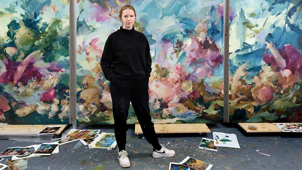 Flora Yukhnovich in her London studio, February 2022. Photo: Eva Herzog. © Flora Yukhnovich. Courtesy the artist and Victoria Miro.