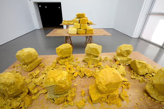 Rashid Johnson, Shea Butter Three Ways, 2019. Shea butter, wooden sawhorses, wooden boards. Courtesy of the artist and Hauser & Wirth.