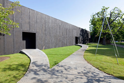 Serpentine Gallery Pavilion 2011, view 6.
Designed by Peter Zumthor. © Peter Zumthor.
Photograph: Walter Herfst.